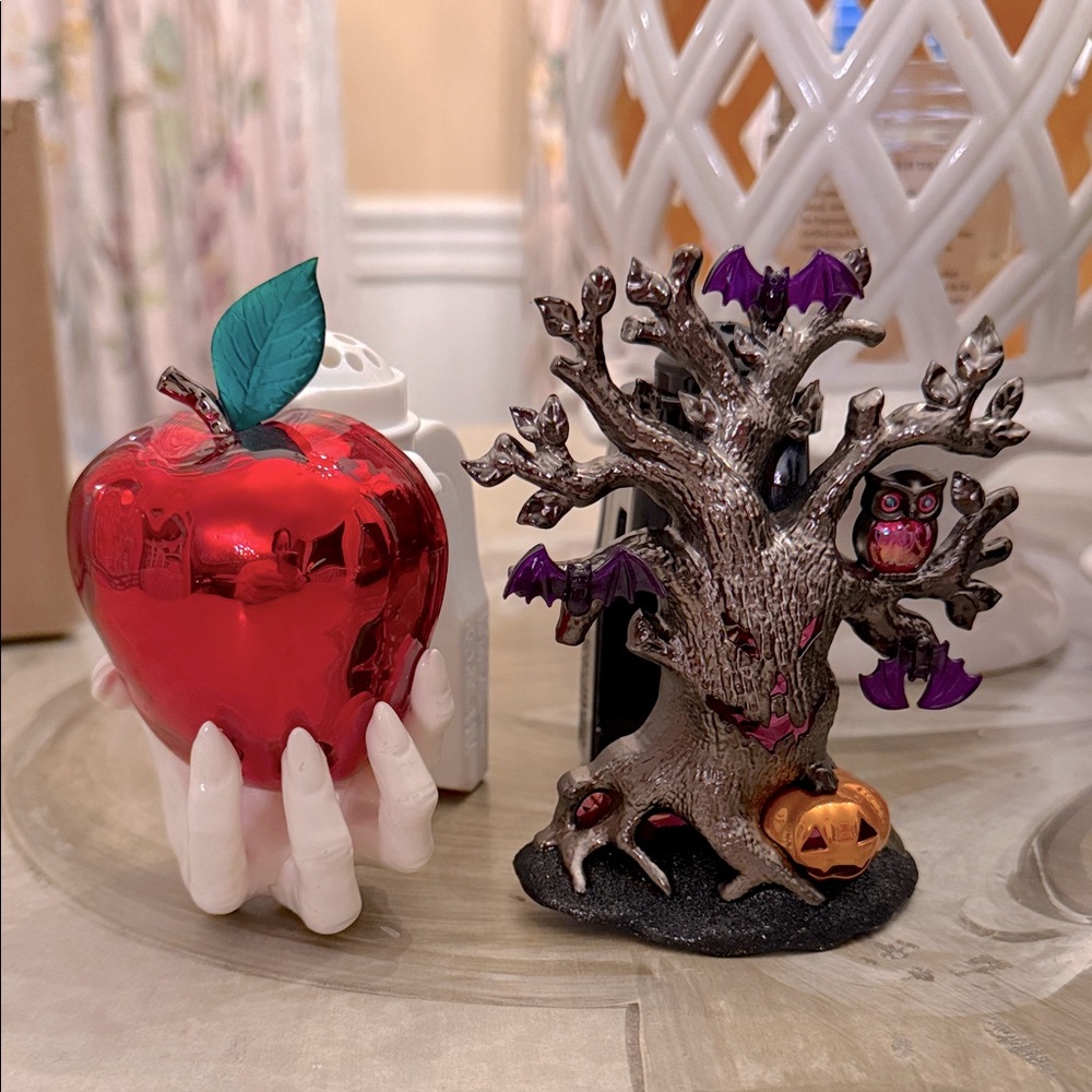 Bath and Body Works Halloween Wallflowers Spooky Tree Wicked Queen Apple